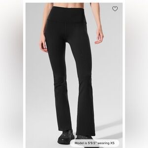 Alo Airbrush High-Waist 7/8 Bootcut Leggings in Black Size Small